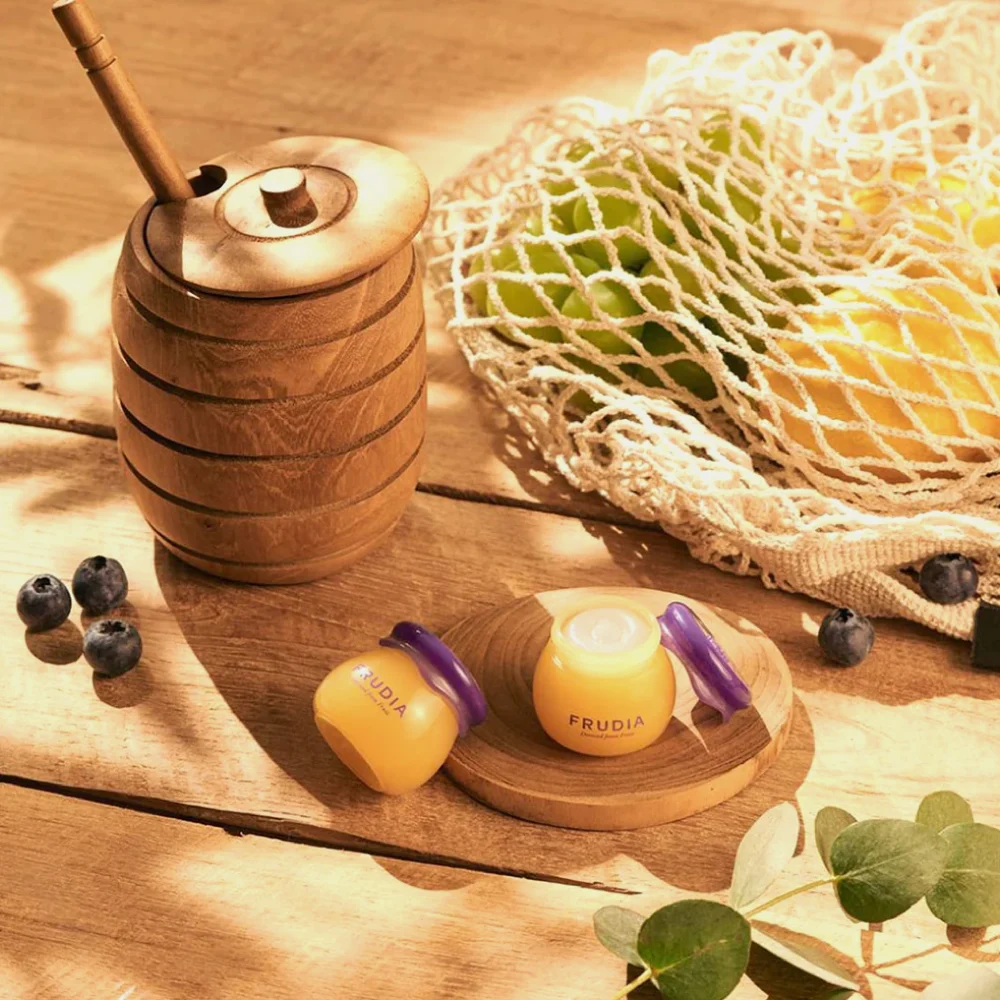 FrudiaBlueberry Hydrating Honey Lip Balm