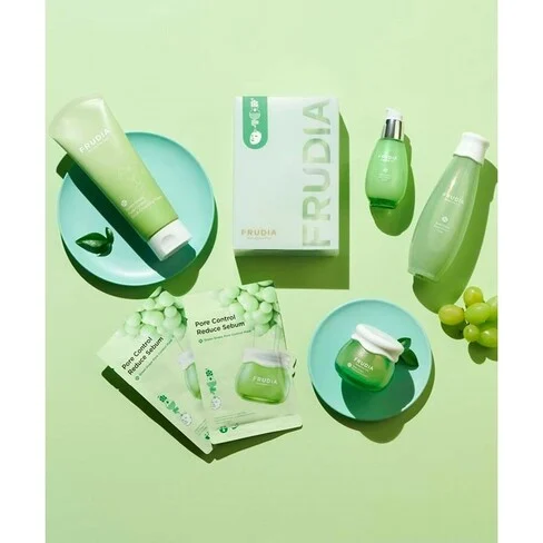 FrudiaGreen Grape Pore Control Cream