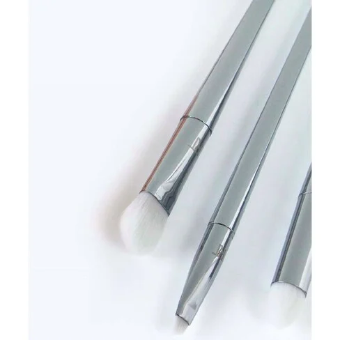 real techniques Pointed Crease Eyes Brush 201